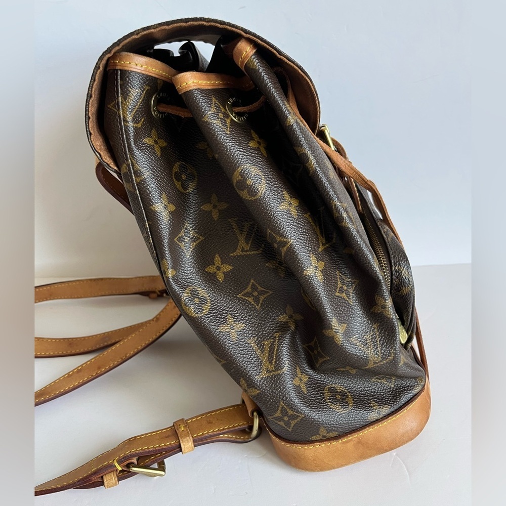 Louis Vuitton Montsouris MM Backpack Monogram Bag - Picture 6 of 12